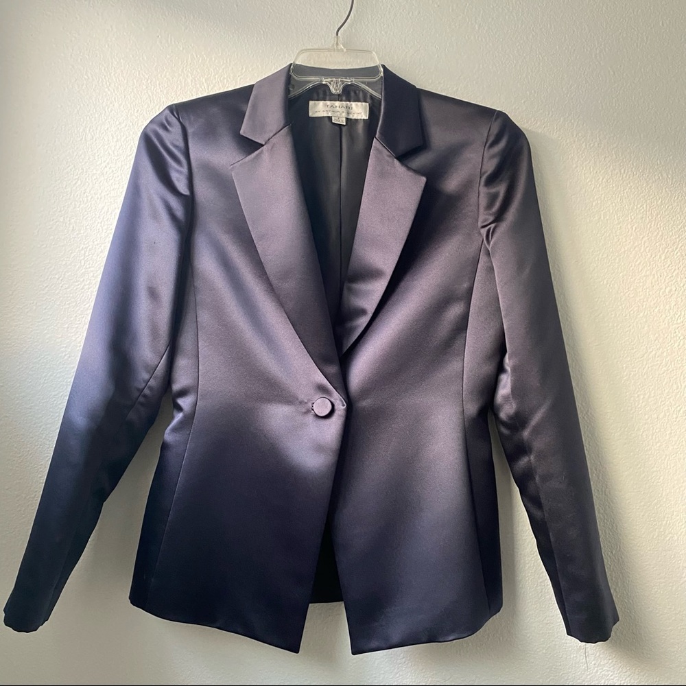 087. Tahari 2- Piece Blazer and Matching Top Set - Picture 13 of 16